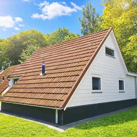 Heuvellodge Robin - Luxe Vakantiewoning - Fietsenberging - Airco - Opgemaakte Bedden - Parkeerplaats Ferienhaus *