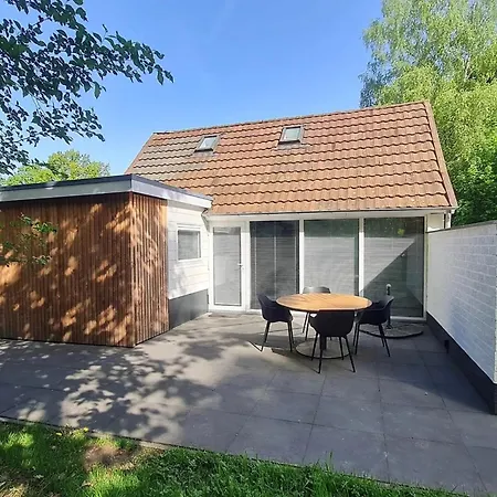 Ferienhaus Heuvellodge Robin - Luxe Vakantiewoning - Fietsenberging - Airco - Opgemaakte Bedden - Parkeerplaats *