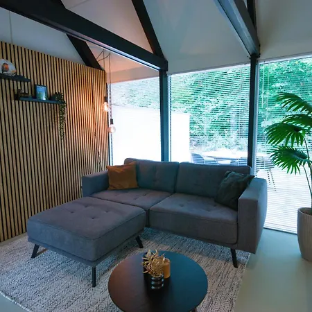 Heuvellodge Robin - Luxe Vakantiewoning - Fietsenberging - Airco - Opgemaakte Bedden - Parkeerplaats *